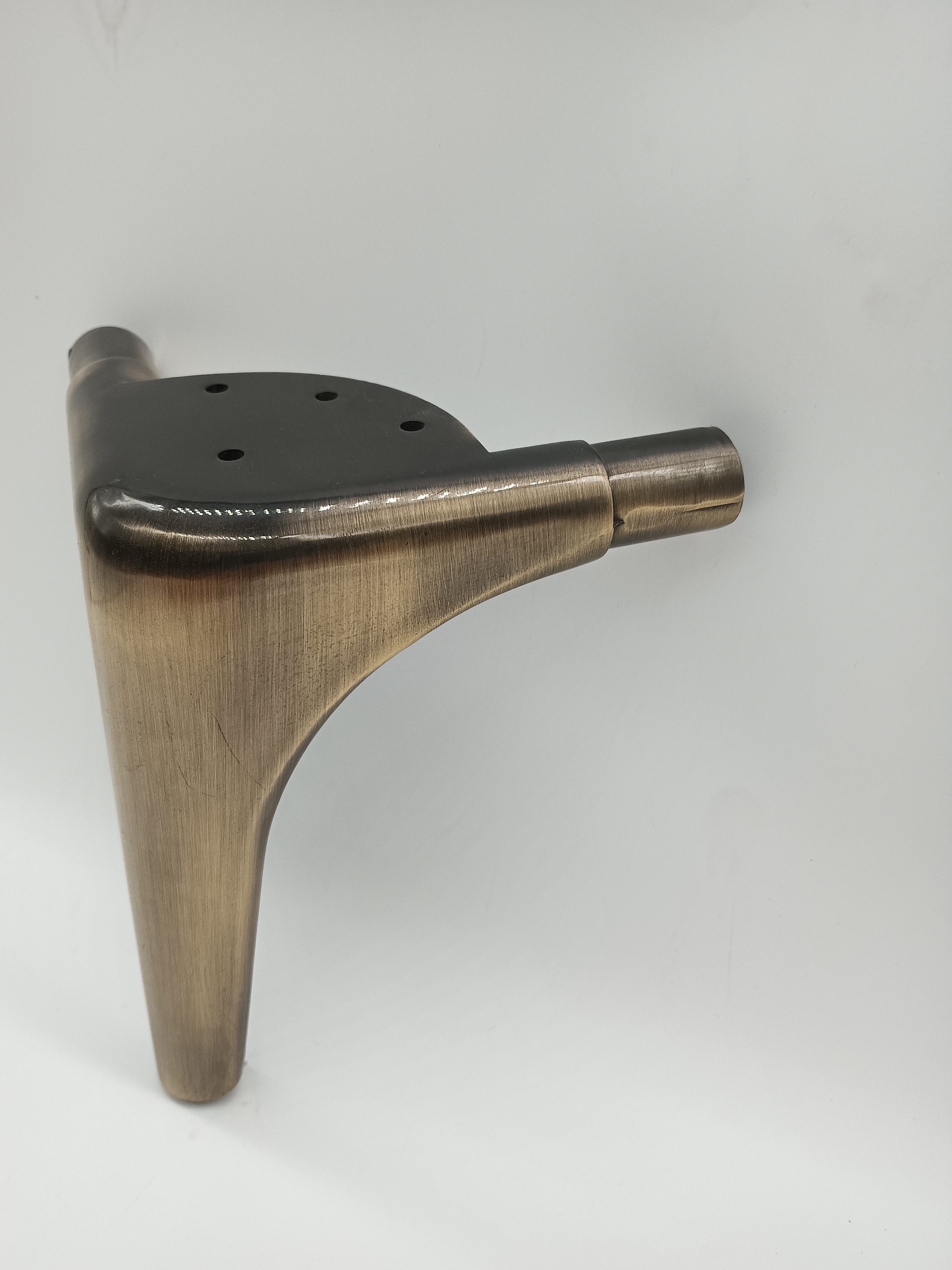 Accesorios de ferretería para muebles, patas de sofá de aleación de Zinc pulido con revestimiento de Metal, patas de cama, patas de silla, patas de mesa de centro 