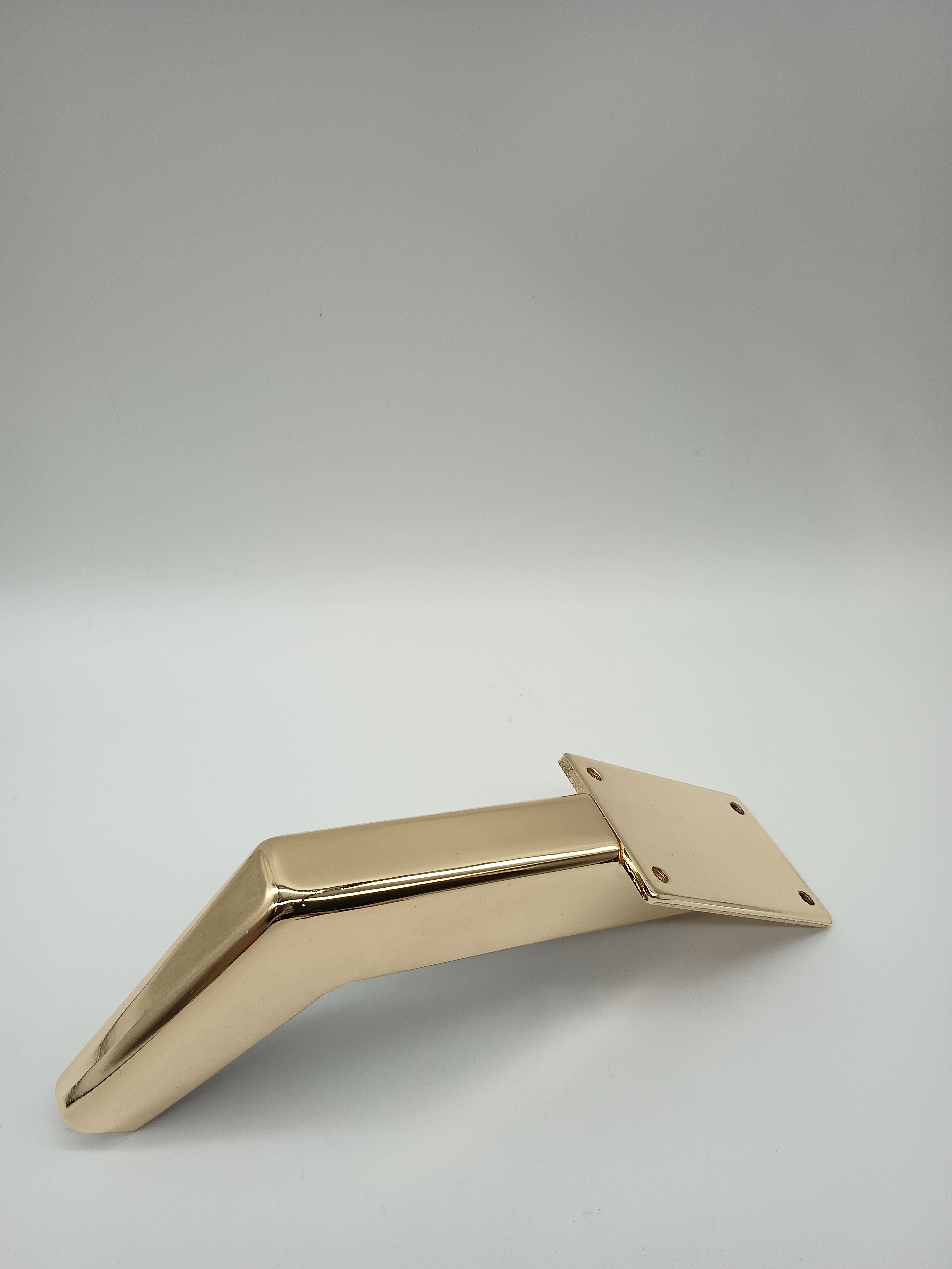  Accesorios de sofá dorados de estilo caliente, piezas de muebles de metal, patas de silla de sofá en ángulo