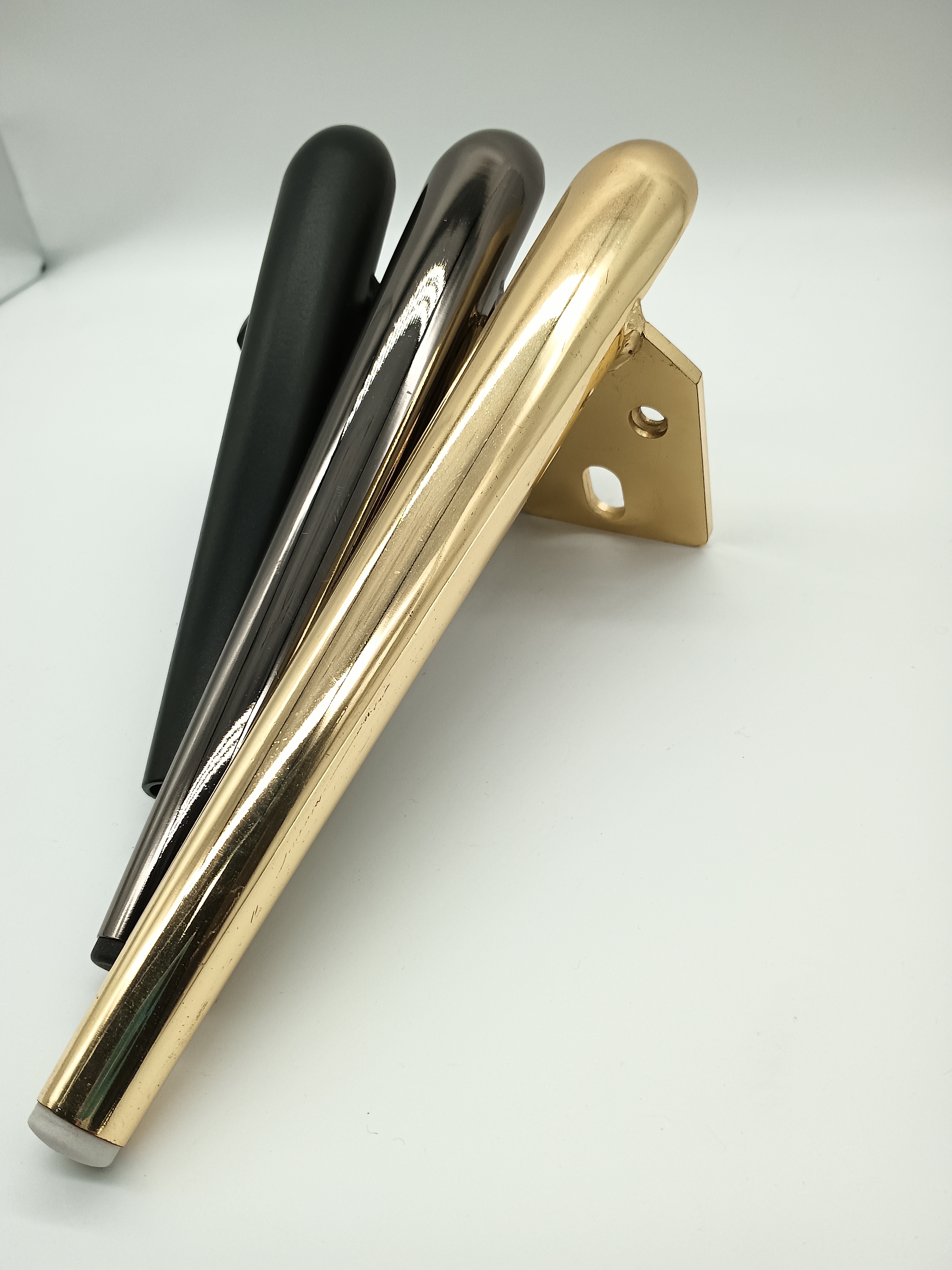Patas doradas modernas del sofá de los muebles del metal del estilo caliente de la venta 
